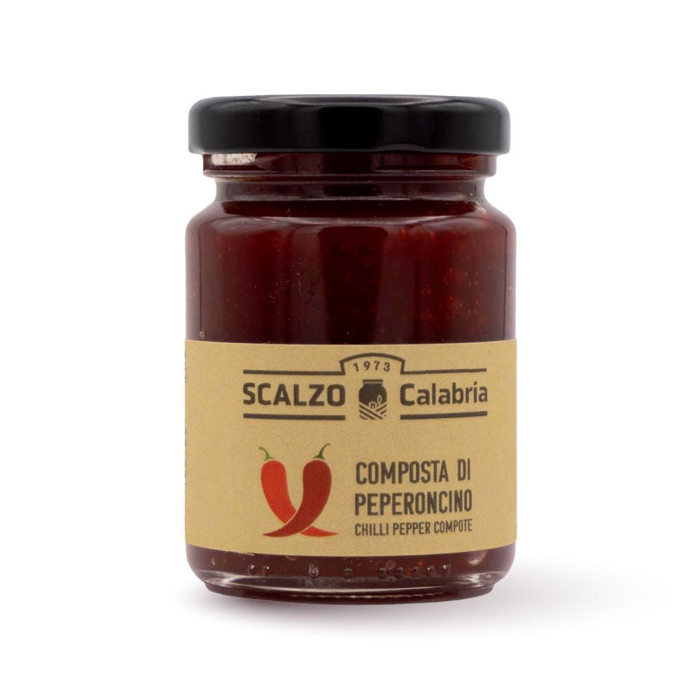 Vaso frontale da 100 grammi di Composta di Peperoncino Scalzo Calabria, preparata con peperoncini freschi e zucchero, senza additivi