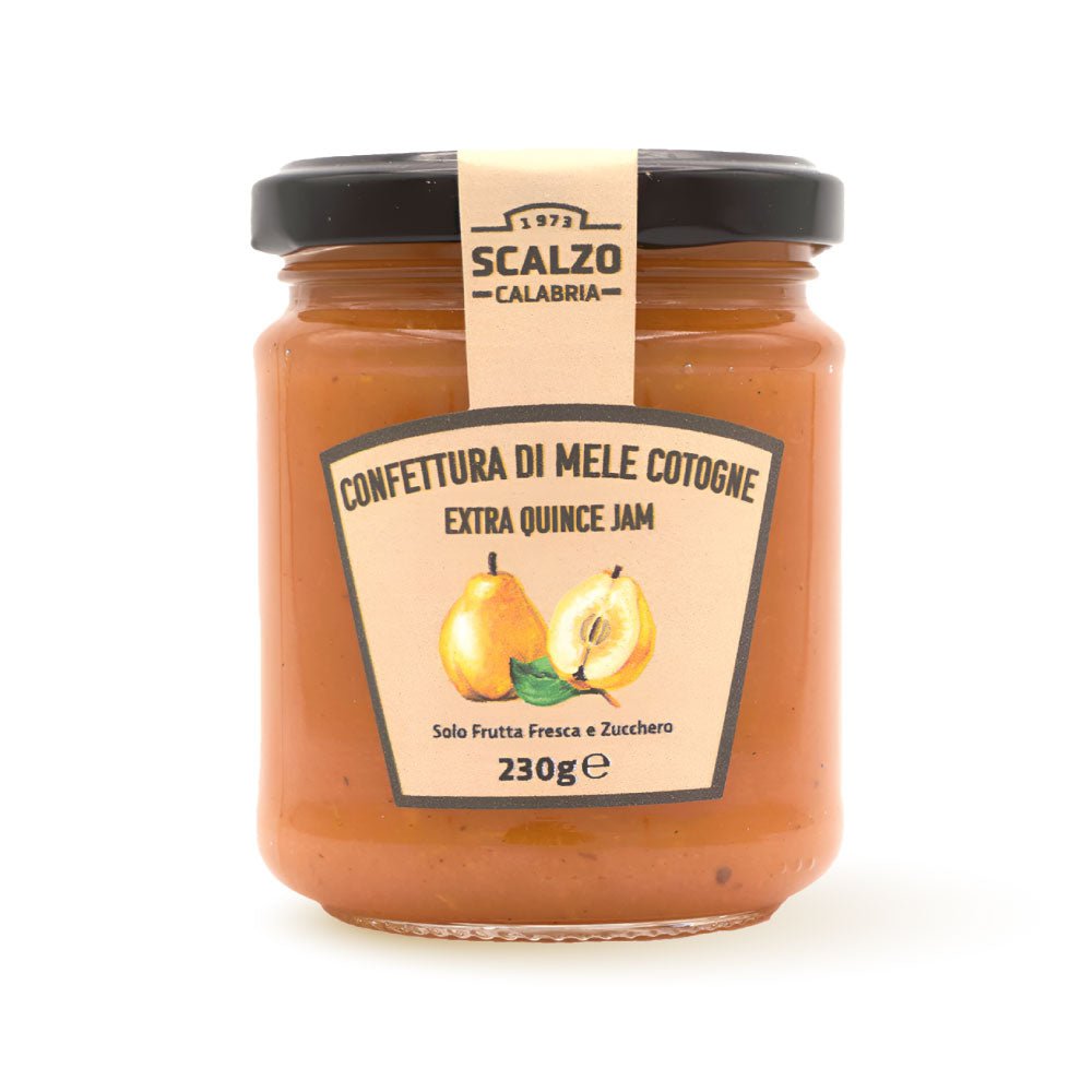 Vaso frontale da 230 grammi di Confettura di Mele Cotogne Scalzo Calabria, realizzata con mele cotogne fresche e zucchero, senza additivi.