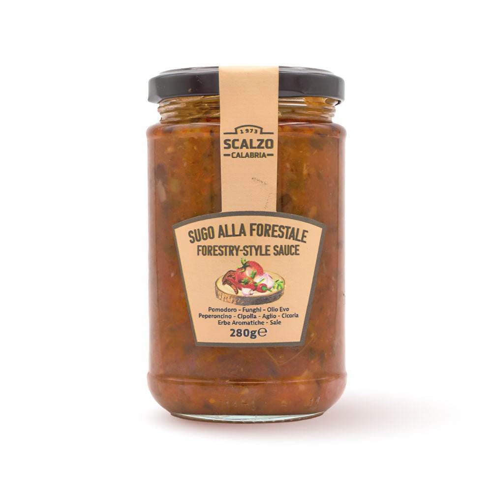 Vaso frontale da 280 grammi di Sugo alla Forestale Scalzo Calabria, preparato con pomodori freschi, funghi e cicoria.